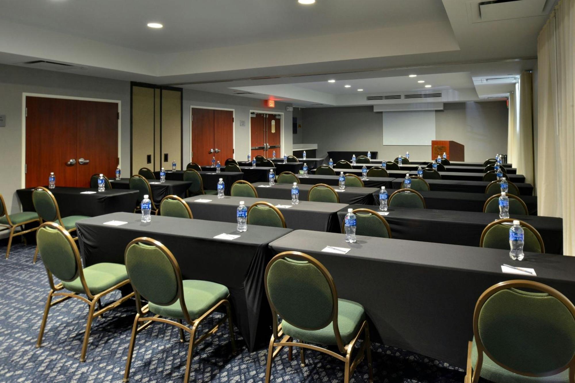 Courtyard By Marriott Harrisburg Hershey Εξωτερικό φωτογραφία